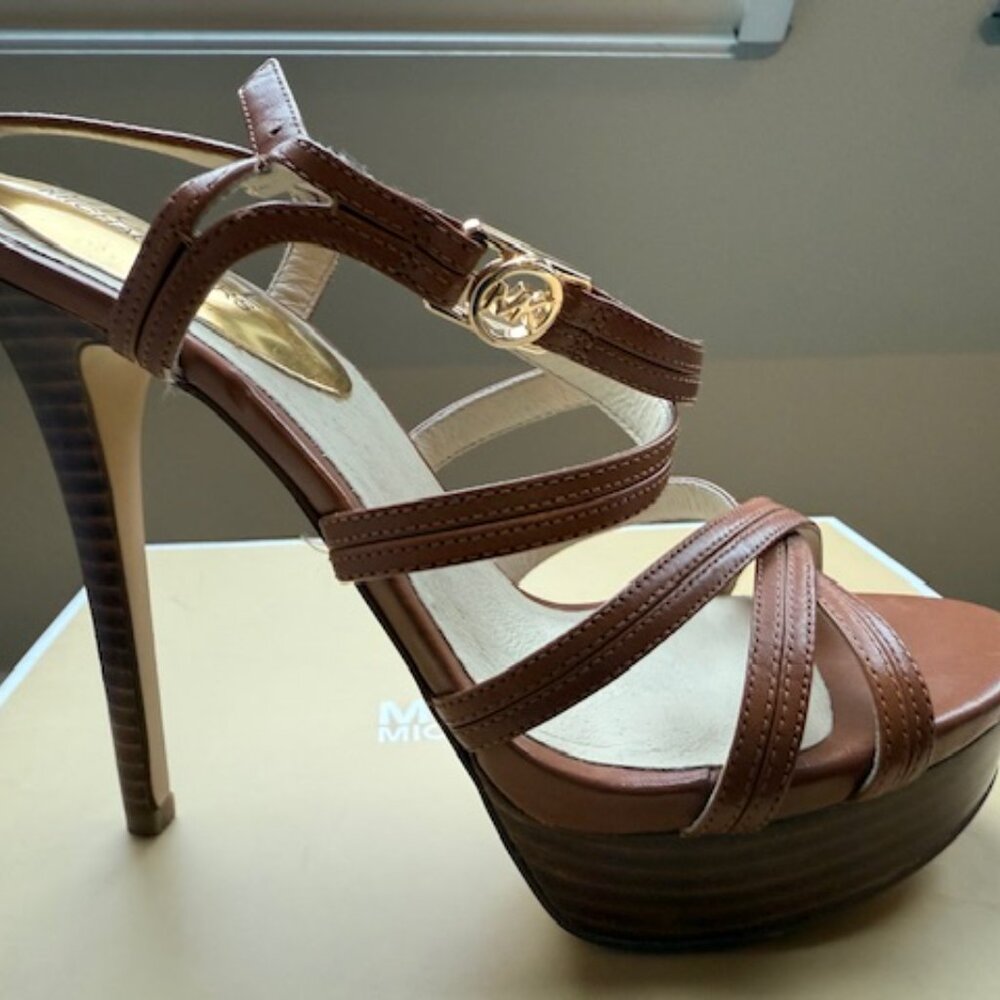Like New Michael Kors Cicely Platform Shoe Size 6.5 Color Luggage - Picture 6 of 9